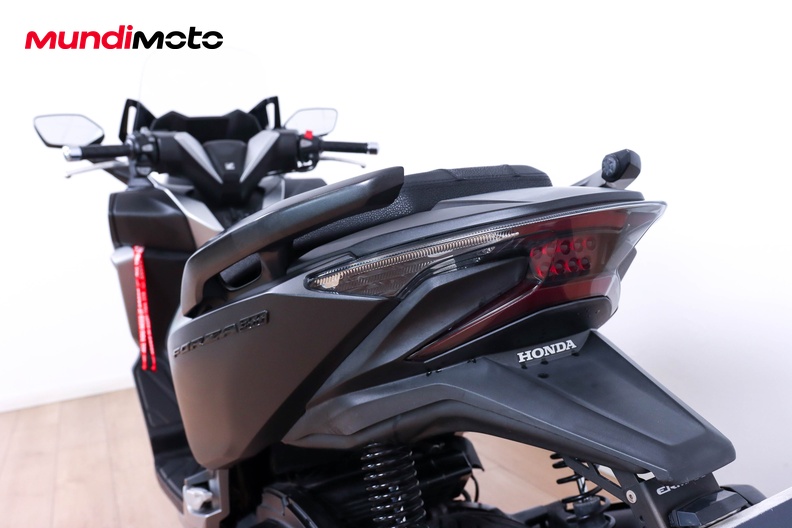 Motorbike image 9