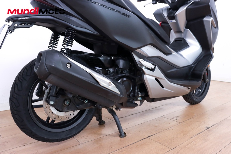 Motorbike image 3