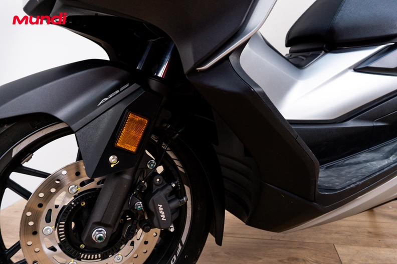 Motorbike image 9