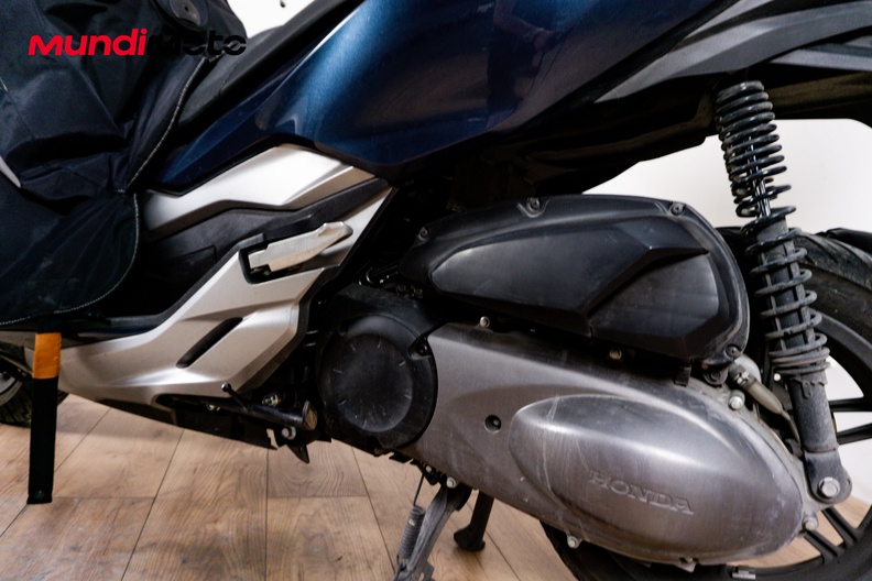 Motorbike image 8