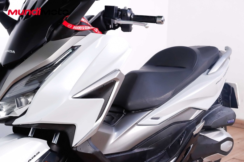 Motorbike image 8