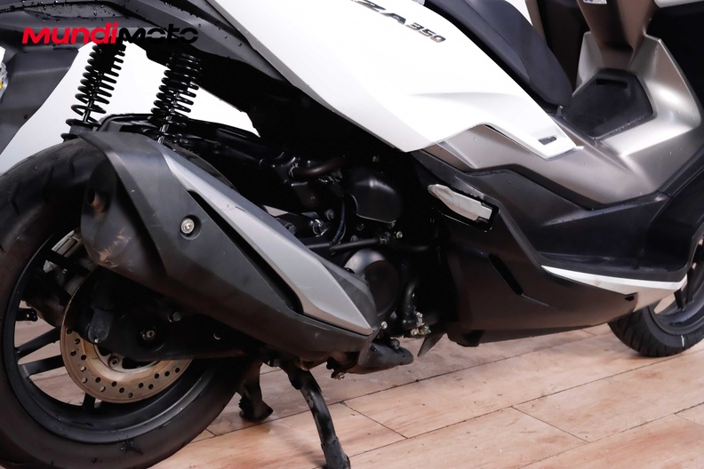 Motorbike image 3