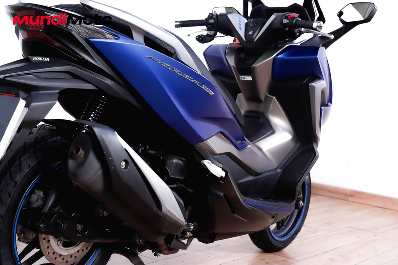 Motorbike image 3