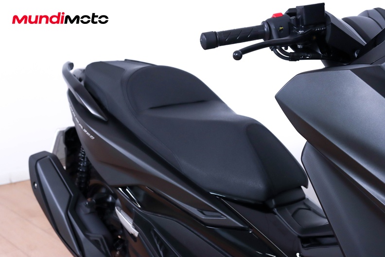 Motorbike image 12