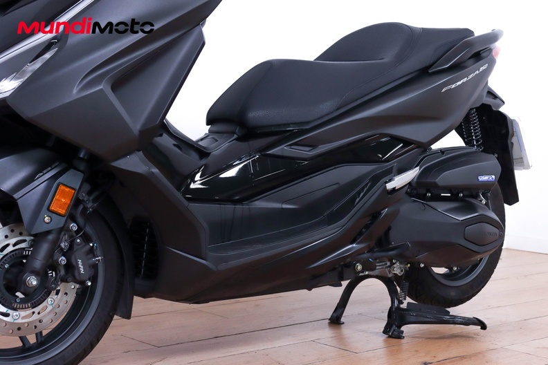 Motorbike image 8