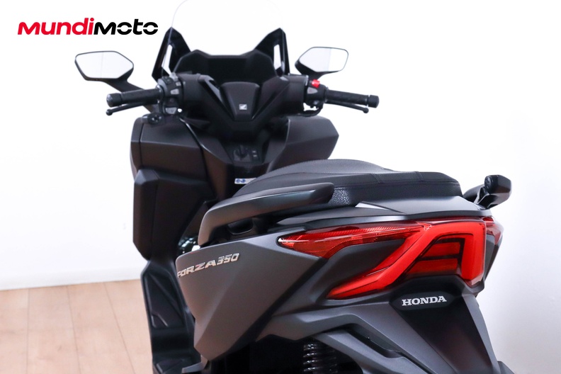 Motorbike image 9