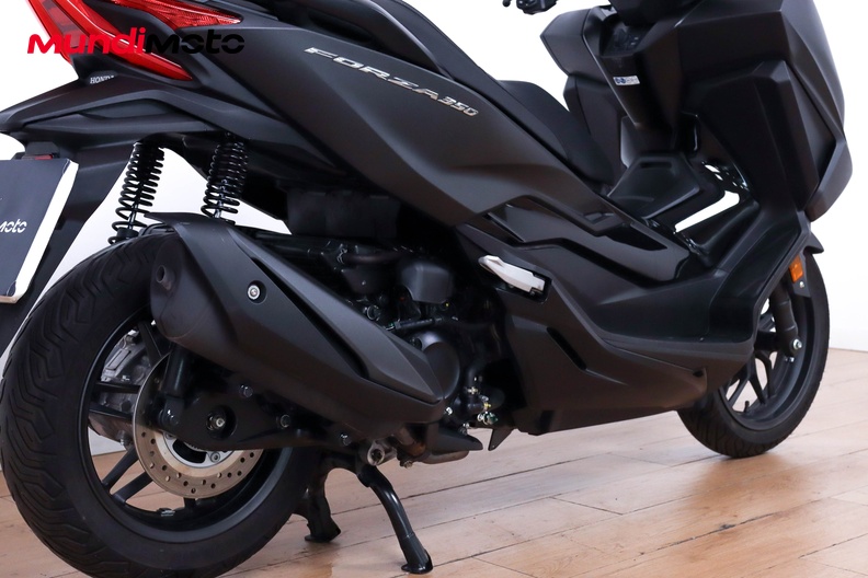 Motorbike image 3