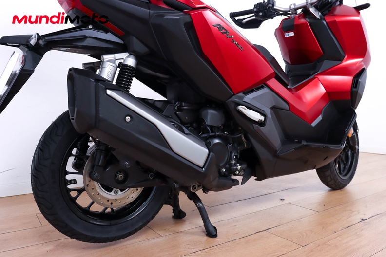 Motorbike image 3