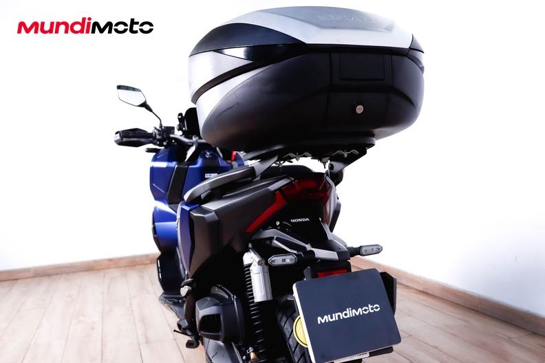 Motorbike image 9