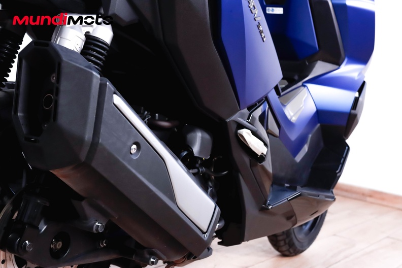 Motorbike image 3