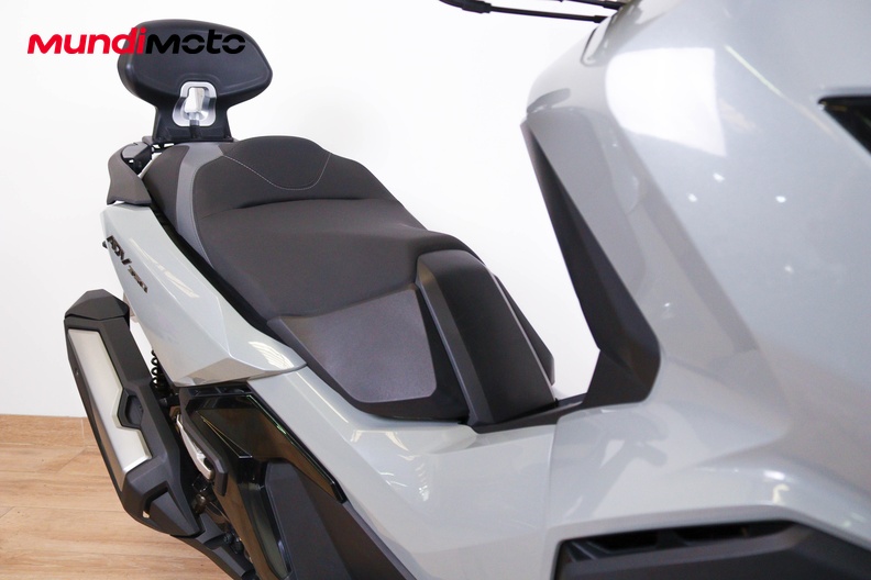 Motorbike image 13