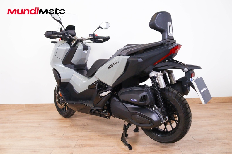 Motorbike image 7