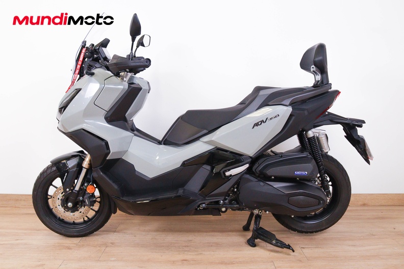 Motorbike image 5