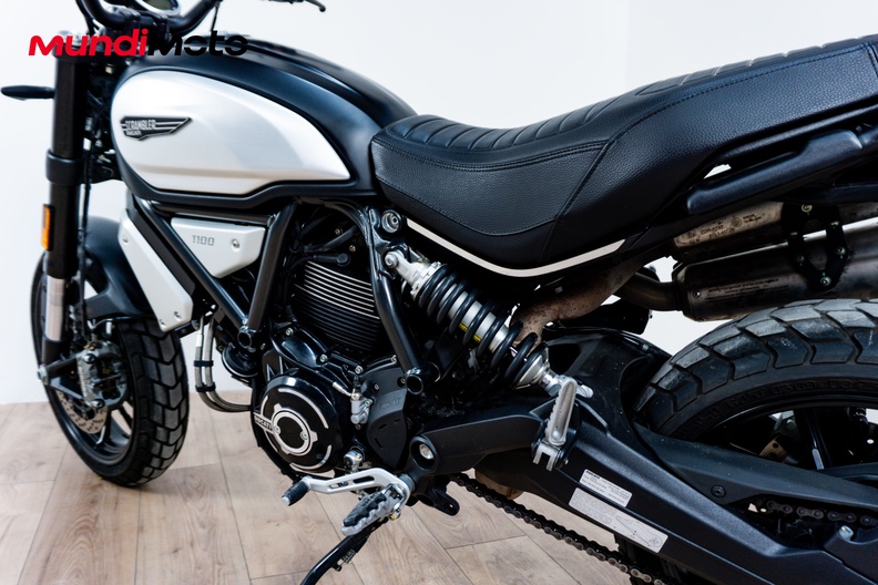 Motorbike image 8