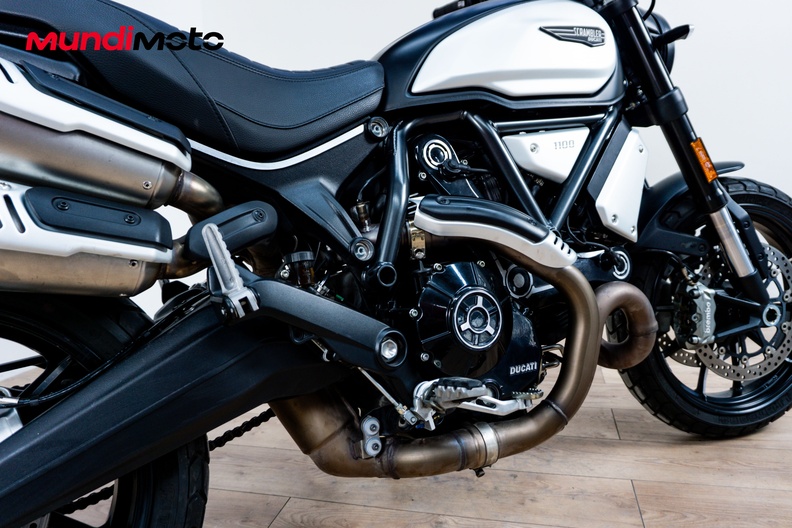 Motorbike image 3