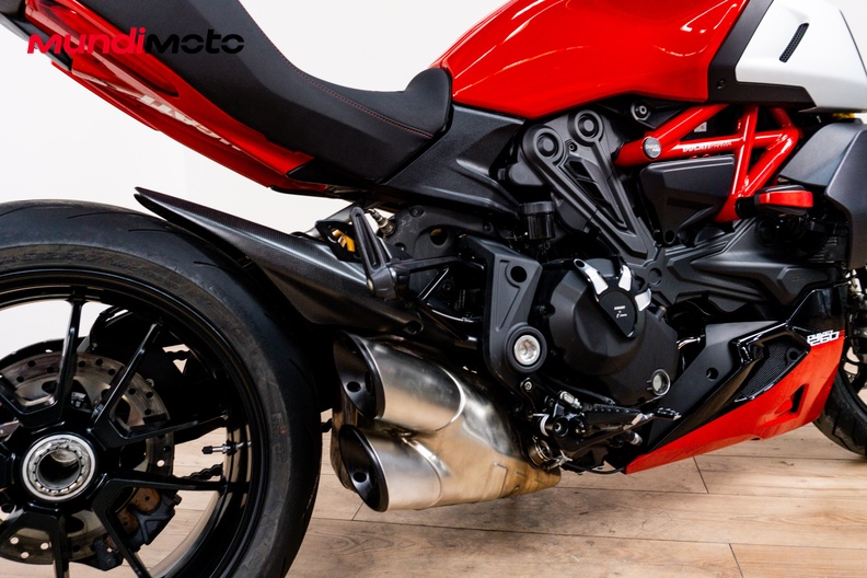 Motorbike image 3