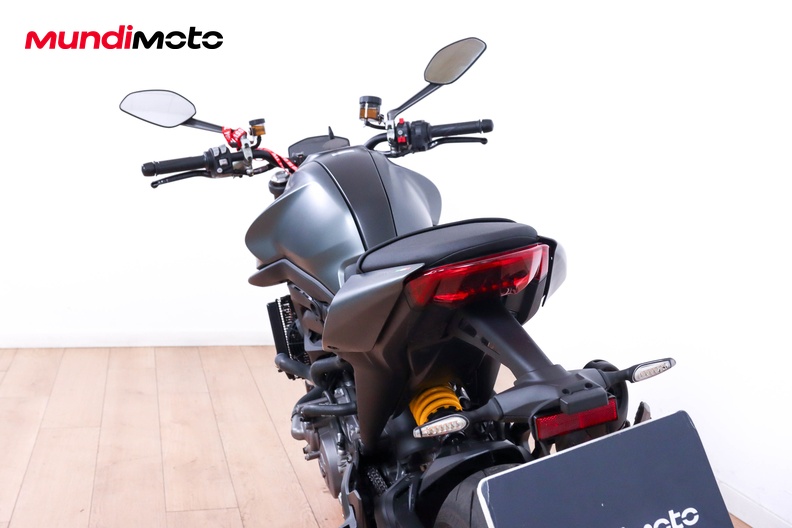 Motorbike image 9