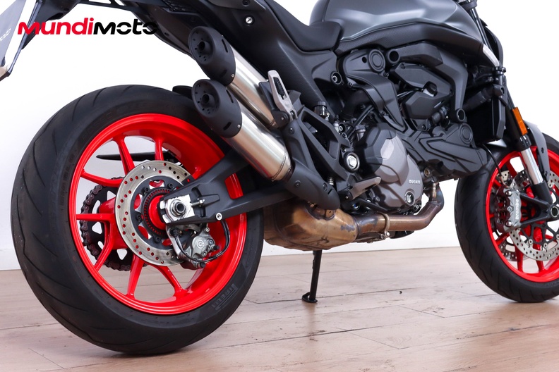 Motorbike image 3