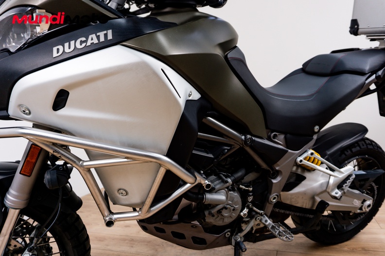 Motorbike image 9