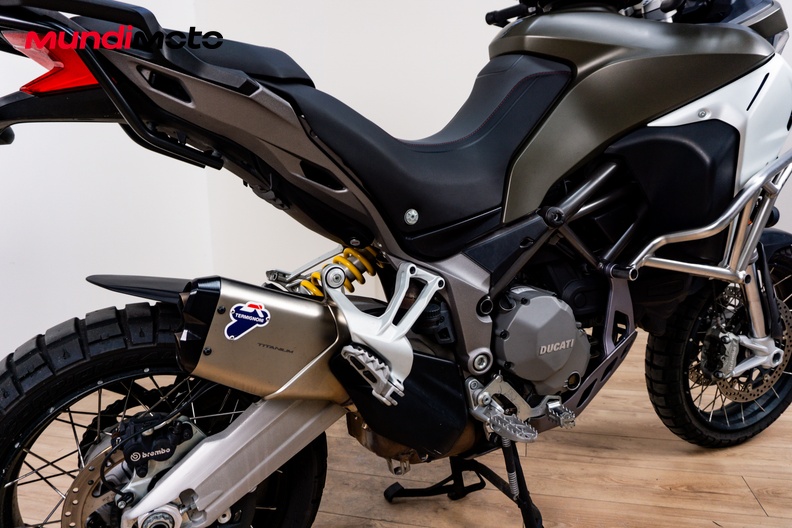 Motorbike image 3