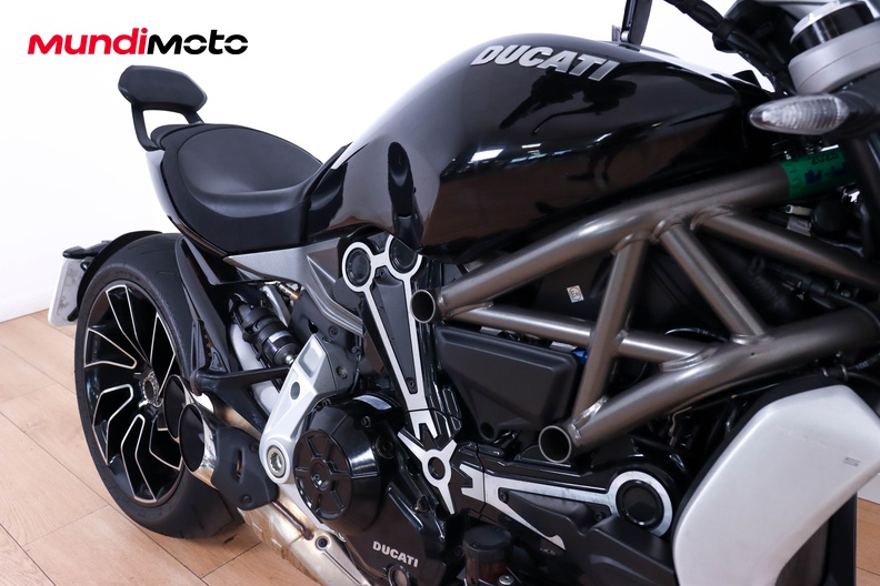 Motorbike image 13