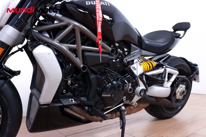 Motorbike image 8