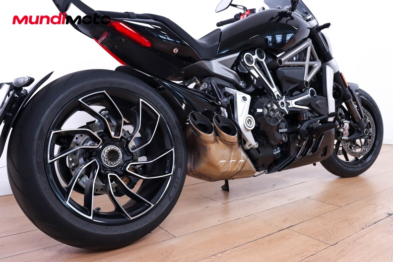Motorbike image 3