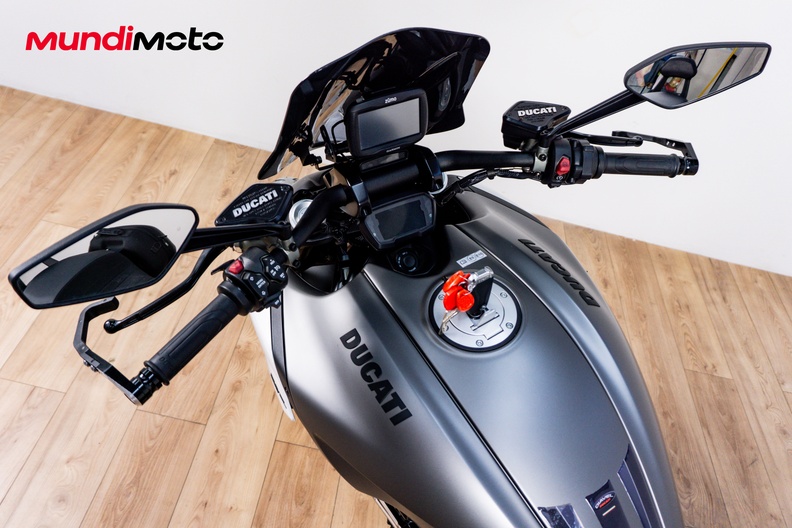 Motorbike image 10