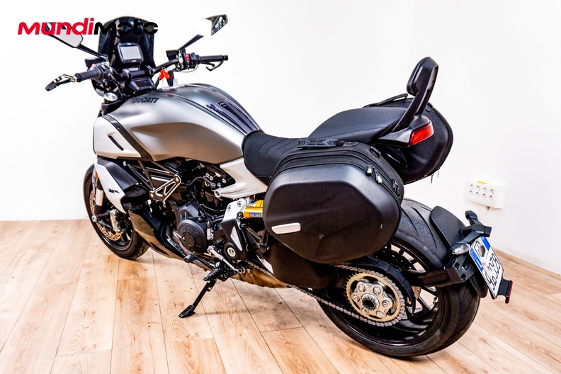 Motorbike image 7