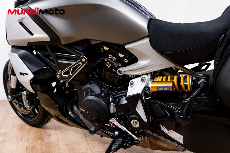 Motorbike image 8