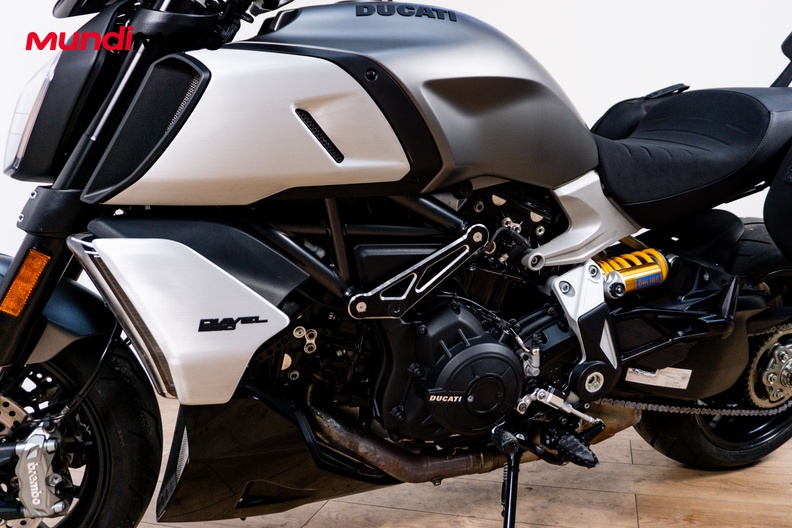 Motorbike image 9