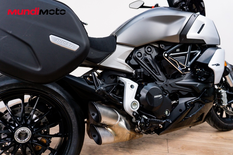 Motorbike image 3