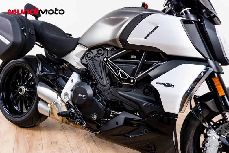 Motorbike image 4