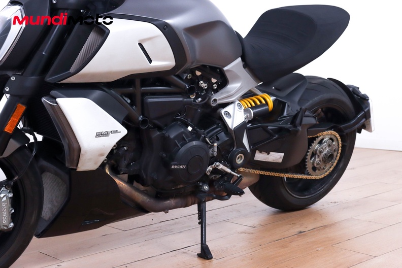 Motorbike image 8