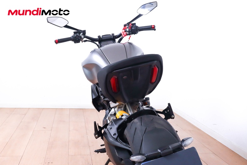 Motorbike image 9
