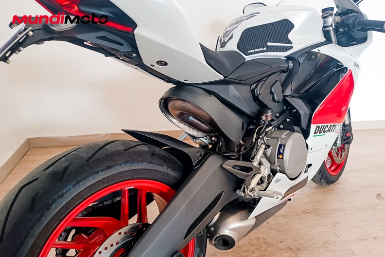 Motorbike image 3