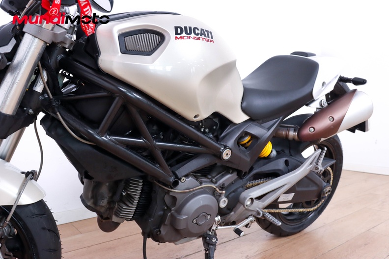 Motorbike image 8