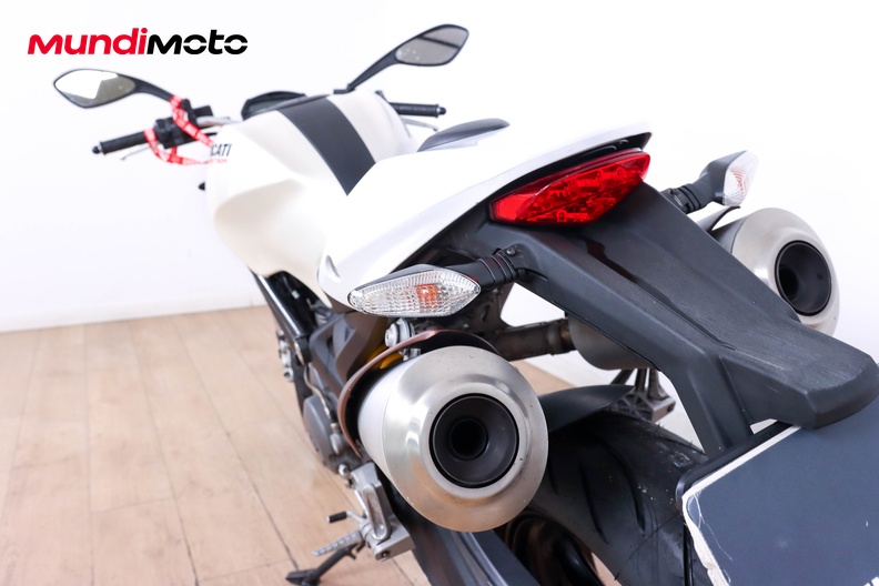 Motorbike image 9