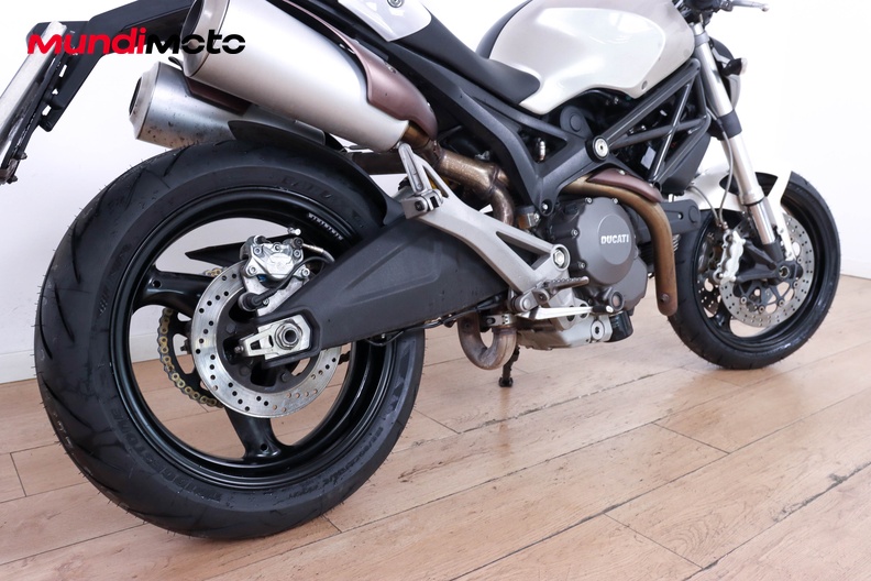 Motorbike image 3