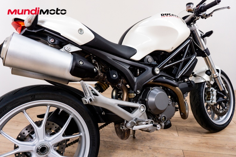 Motorbike image 3