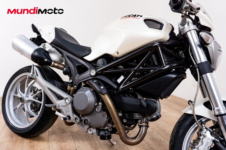 Motorbike image 4