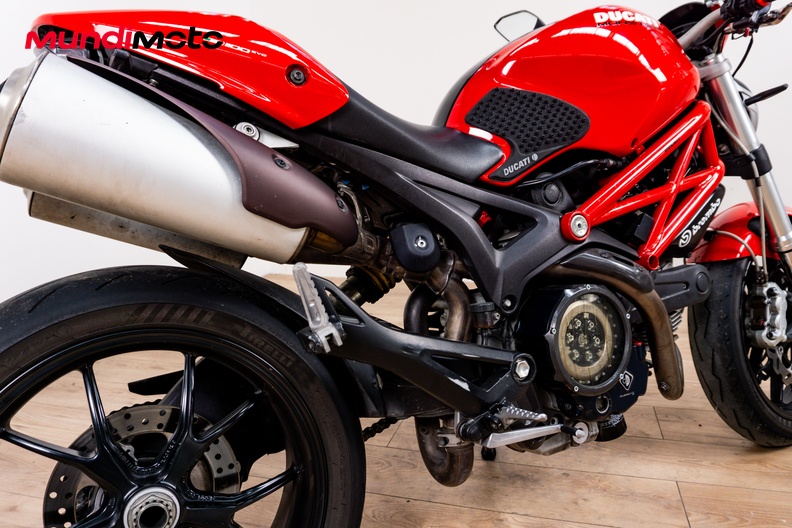 Motorbike image 3