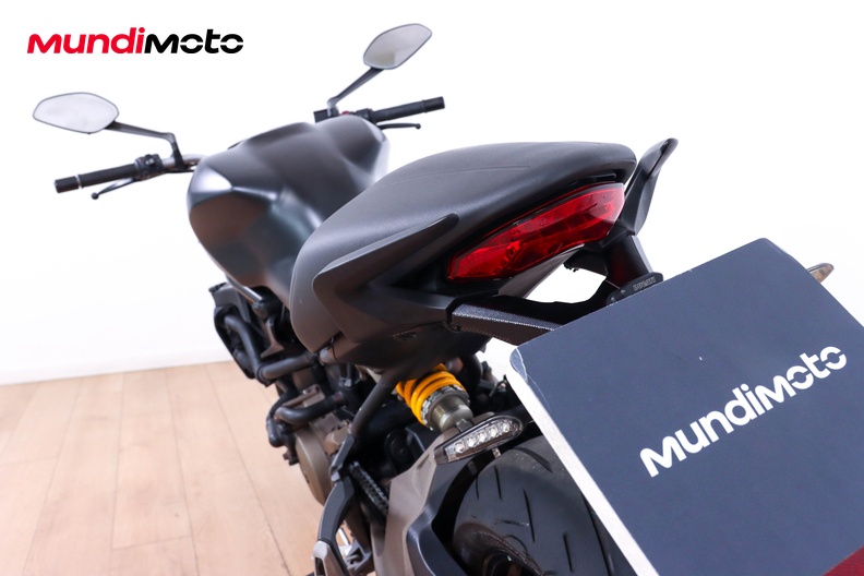Motorbike image 9