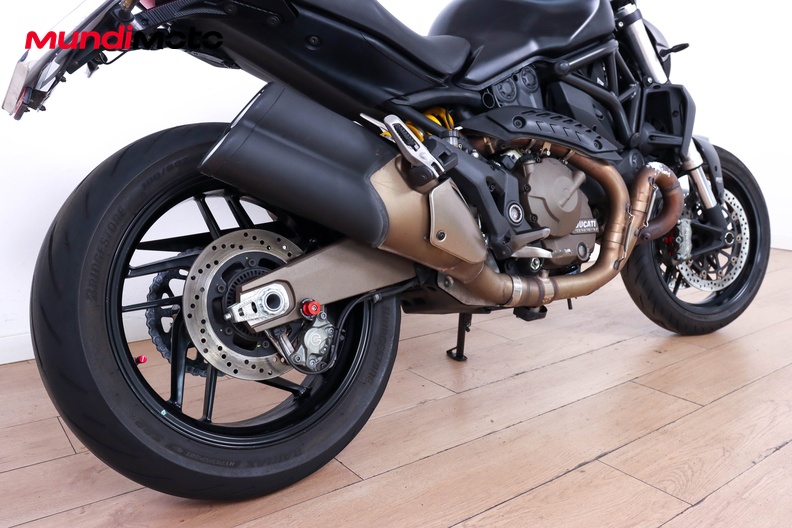 Motorbike image 3