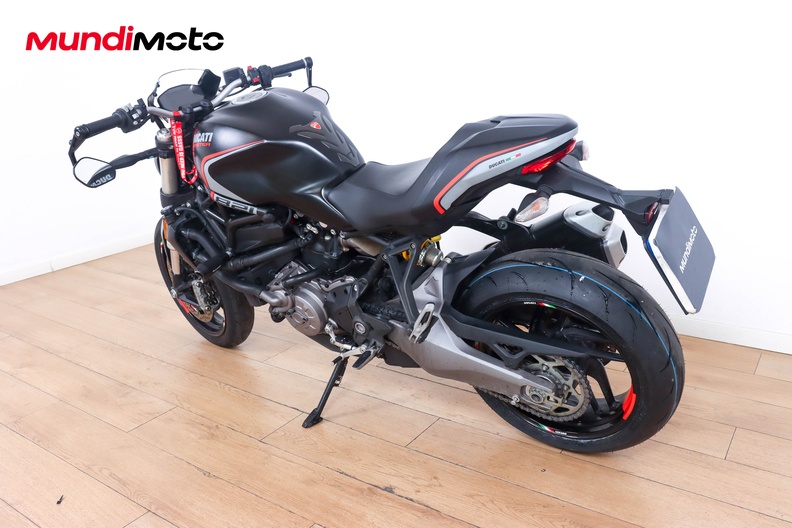 Motorbike image 6