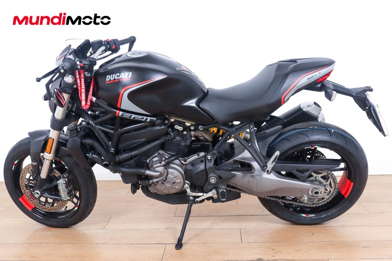 Motorbike image 5
