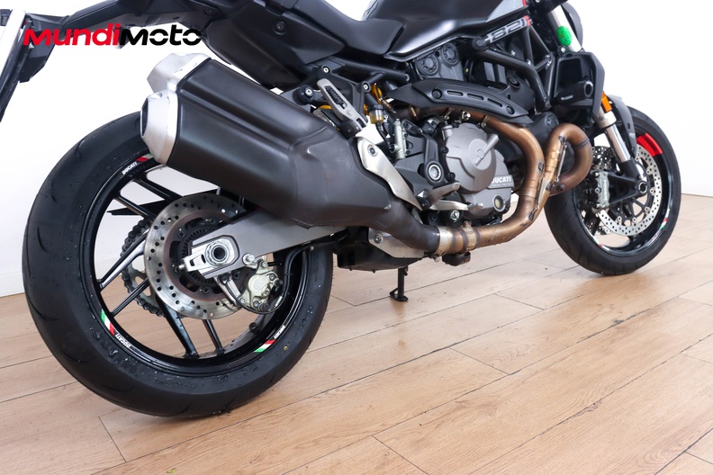 Motorbike image 3