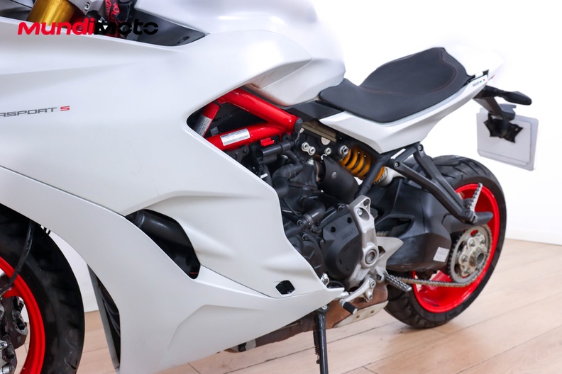 Motorbike image 8