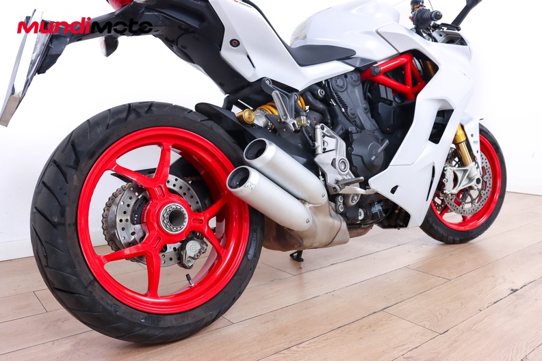 Motorbike image 3