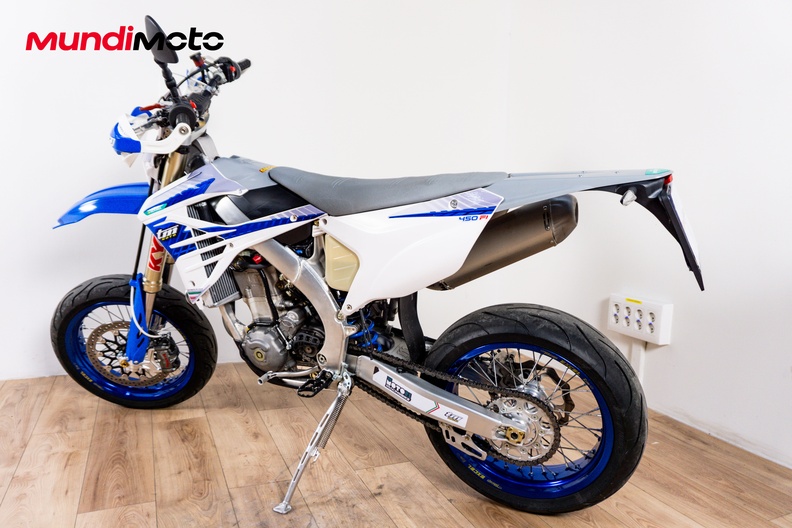 Motorbike image 7